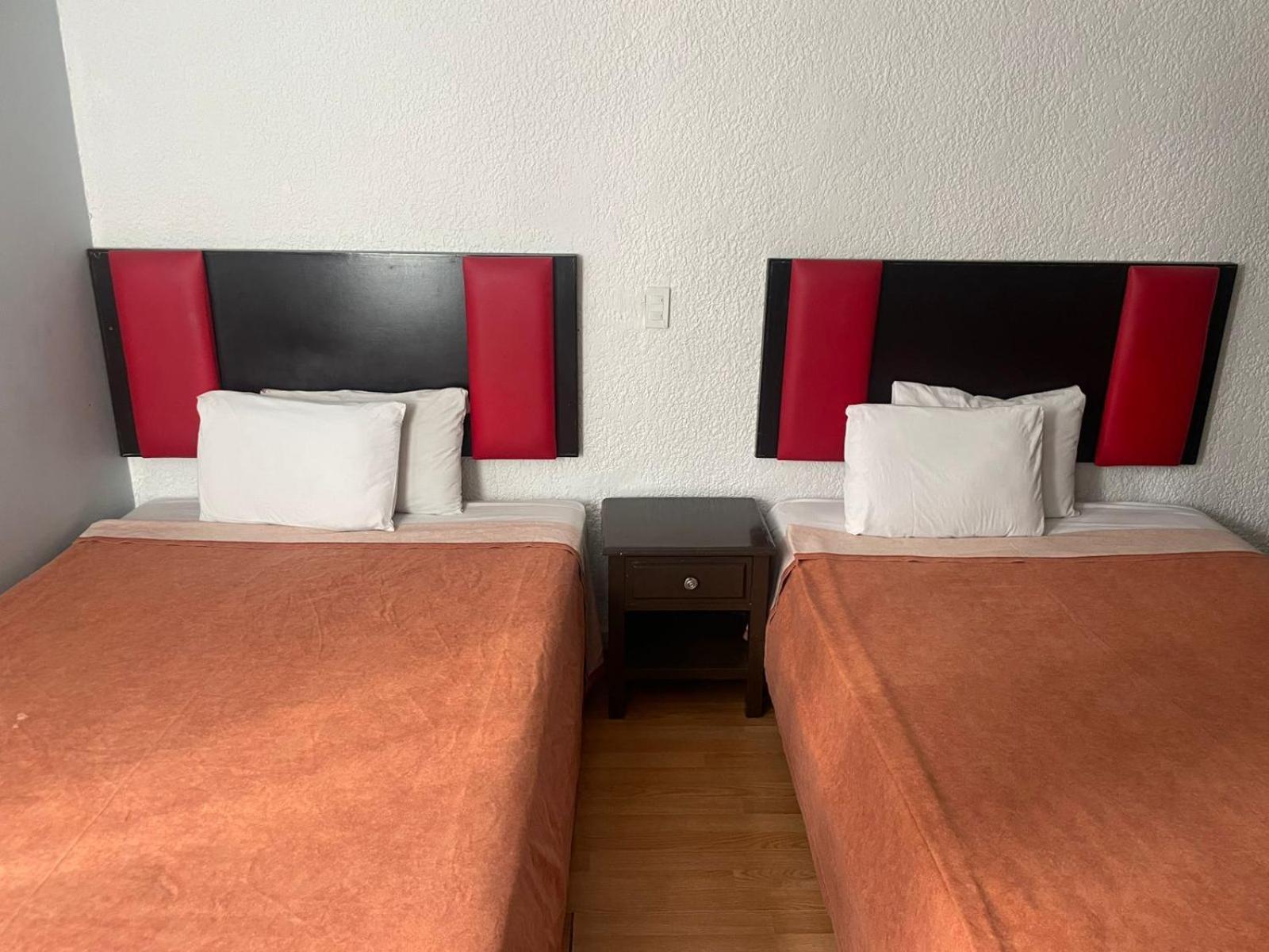 Hotel Colon Express Гвадалахара Экстерьер фото