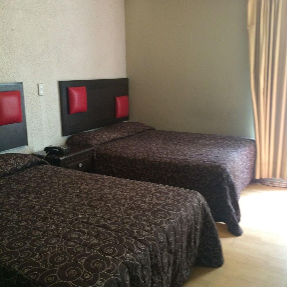 Hotel Colon Express Гвадалахара Экстерьер фото